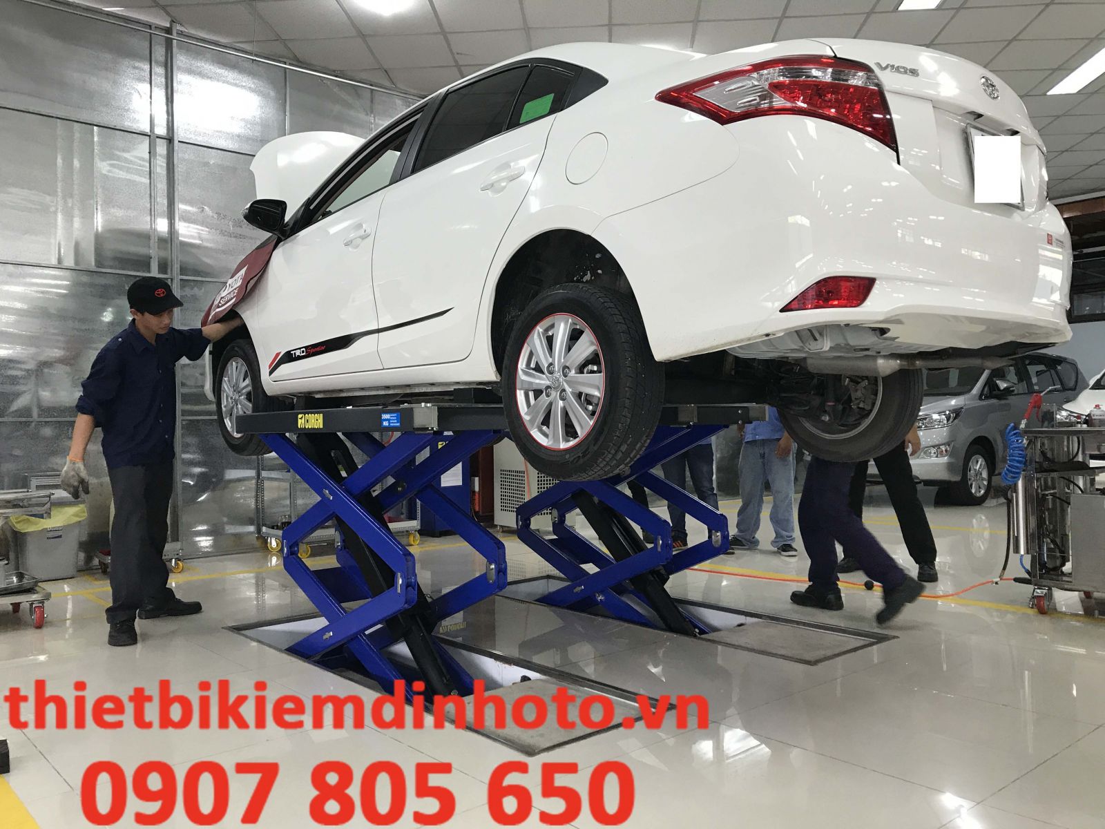 Cầu nâng cắt kéo ERCO 351T lắp đặt tại TOYOTA Tiền Giang